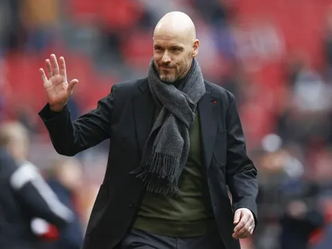 "Cú lừa" xuất hiện tại Old Trafford, Ten Hag đặt câu hỏi về Rangnick