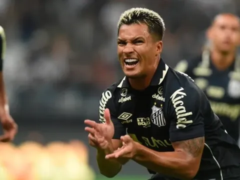 Liverpool đã có chữ ký của Romario mới?