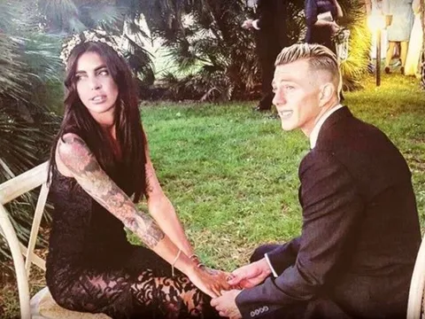 Sao Juventus có vị hôn thê nóng bỏng