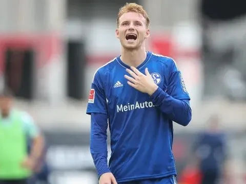 Người Liverpool giúp Schalke có 3 điểm đầu tiên ở Bundesliga