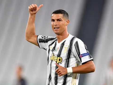 Man Utd thâu tóm Ronaldo, Solskjaer phản ứng ra sao?