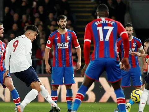 May mắn phút cuối, Liverpool bản lĩnh giữ mạch bất bại ở Premier League