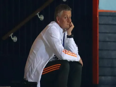 Đối tác lắc đầu, Man Utd hết cửa chiêu mộ "hung thần của Liverpool"