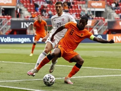 Mất Wijnaldum, Barca gặp gỡ người đại diện của tiền vệ Man City