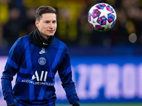 Karim Benzema: Từ trợ thủ của Ronaldo trở thành vua ở Bernabeu