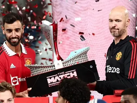 "Việc phấn khích vì trận thắng này cho thấy M.U đã chạm đáy"