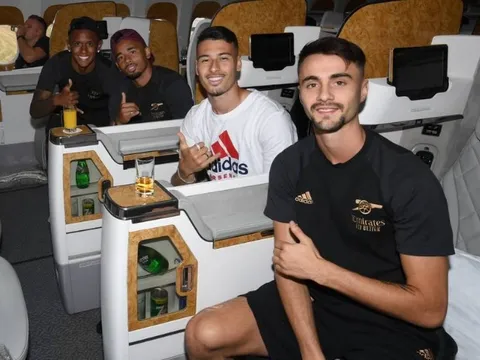 3 cầu thủ bay đến Mỹ hội quân với Arsenal
