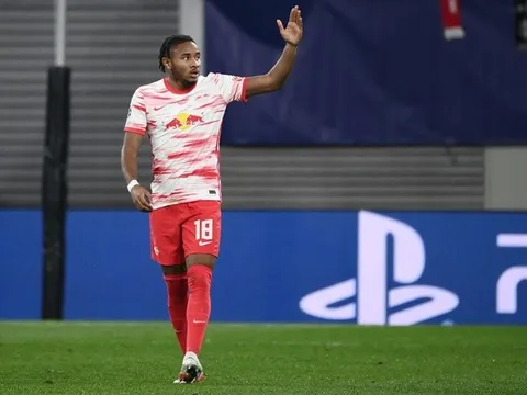 3 sao Bundesliga đang bùng nổ khiến châu Âu sục sôi