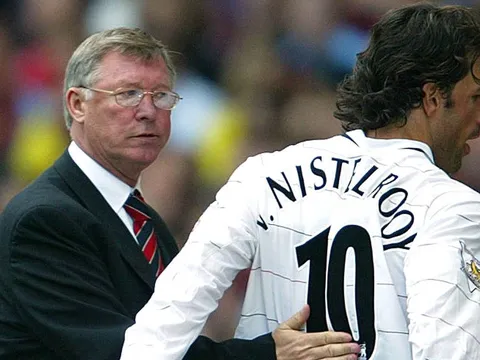 Ký ức chung kết League Cup: Ngày Sir Alex đá bay sát thủ vòng cấm của M.U