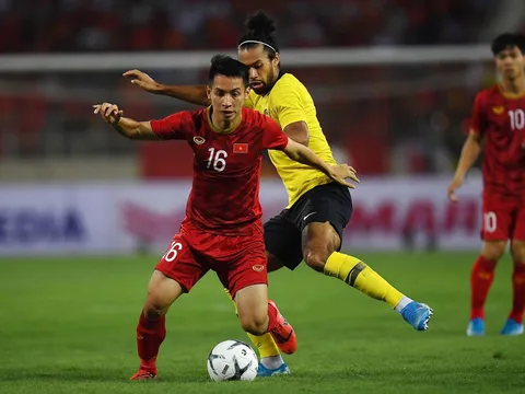 Bại trận, thông tấn Malaysia dùng đúng 2 từ mô tả sức mạnh của ĐTVN