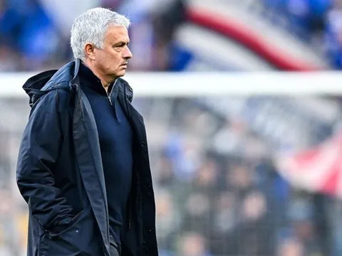Mourinho 'đá đểu' chủ tịch tệ hại nhất trong sự nghiệp huấn luyện