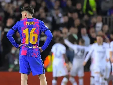 Xavi đón cú sốc lớn sau trận thua Frankfurt