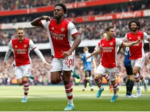 Nhấn chìm M.U, Arsenal trở lại vị trí thứ 4