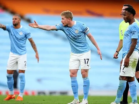 Graeme Souness: "Man City đã bị Liverpool bỏ xa"