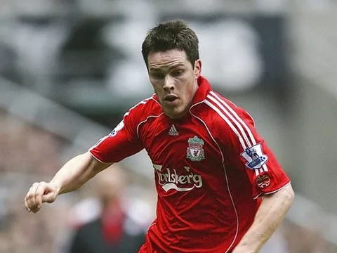 SỐC! Phá sản, cựu sao Liverpool bán cả huy chương C1 để trả nợ