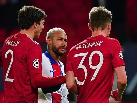 SỐC! McTominay có hành động khó tin với Neymar