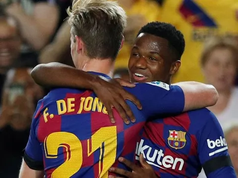 Nhìn bom tấn "roulette", fan Barca: "Cậu ta còn kinh hơn cả Xavi!"