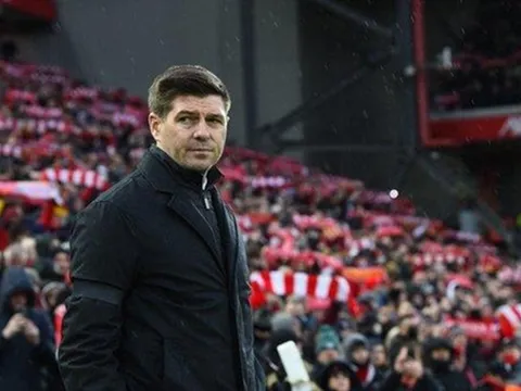 Sự vắng mặt của Klopp trước Chelsea có thể trì hoàn giấc mơ của Gerrard