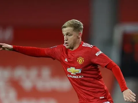 "Thật không may cho De Beek, tại sao Man Utd lại mua cậu ấy?"