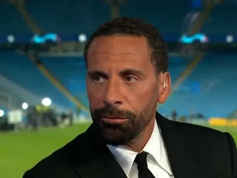 Ferdinand: "Thật điên rồ. Tôi đảm bảo sẽ có cầu thủ Man City ném giày, ống đồng, mọi thứ."
