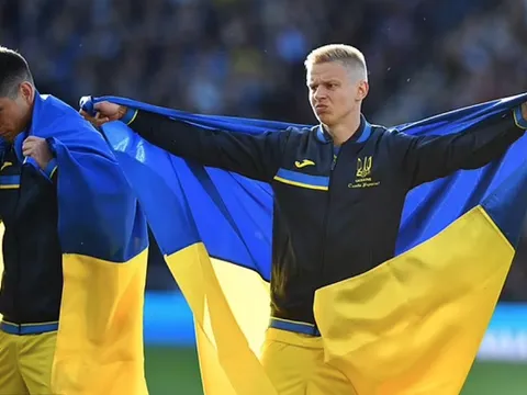 Oleksandr Zinchenko thừa nhận muốn trở về quê nhà phục vụ quân đội