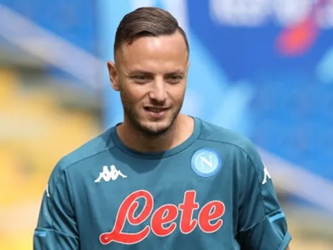 Arteta bị chỉ trích dữ dội khi Aubameyang nổ súng cho Barca