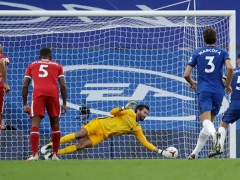 Mục tiêu hàng đầu của Man Utd phá vỡ im lặng