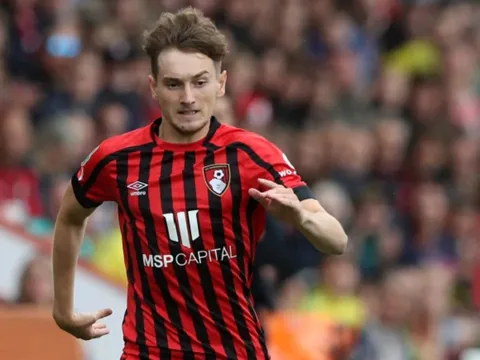 Vừa lên hạng, tân binh Premier League đã nhận được tin vui