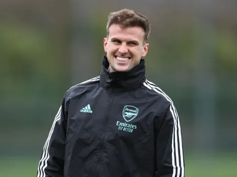 Trung vệ Arsenal: "Tôi sẽ ghi 20 bàn/mùa nếu đá tiền đạo"