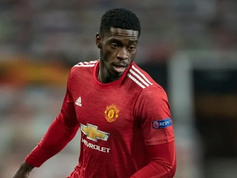Evra nhắc Ten Hag về cử chỉ của Sir Alex