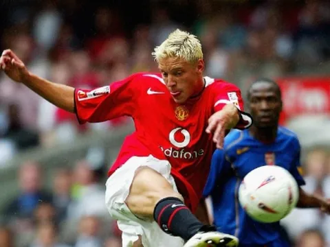 4 cầu thủ gia nhập Man United cùng Rooney thể hiện ra sao?