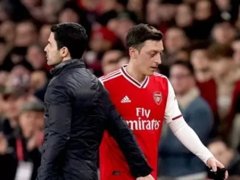 4 lý do khiến Ozil trở thành 'người thừa' ở Arsenal