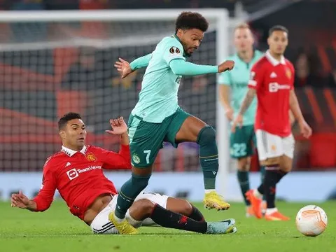 4 pha tắc bóng, 12 lần tranh chấp thành công: Quái vật hiện hình