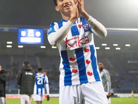 4 phút ở SC Heerenveen là "quá đủ" với Đoàn Văn Hậu