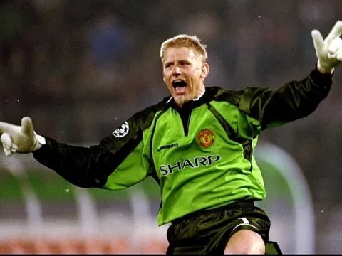 Roy Keane chọn ĐHTB Premier League của M.U: 1 cái tên vẫn còn thi đấu