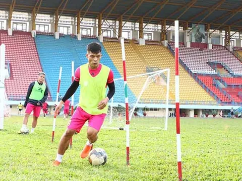 Các CLB V-League tích cực "luyện công" chờ ngày giải đấu trở lại