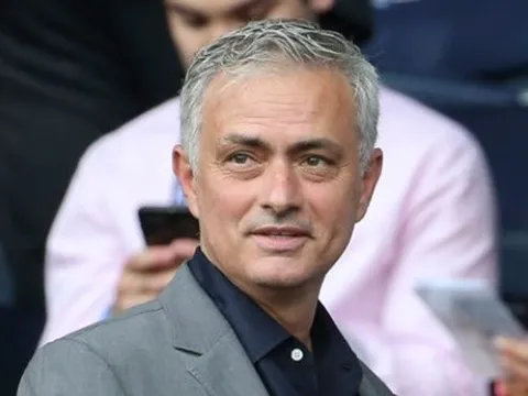Sa thải Mourinho, Man Utd đã tự 'trảm' mình