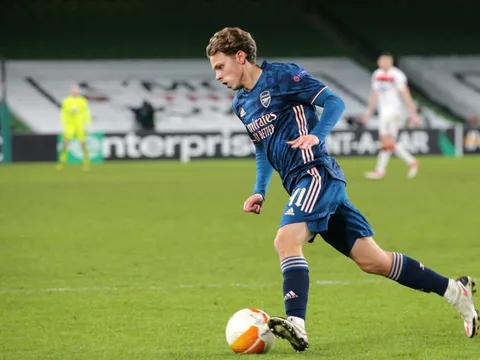 Rất nhanh chóng, Arsenal cùng lúc đẩy đi 8 cầu thủ