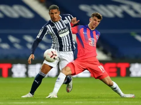 Unai Emery 'mếu máo' nhìn Arsenal sụp đổ trên sân