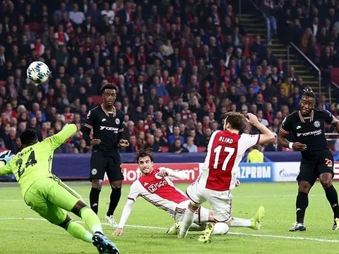 5 điểm nhấn Ajax 0-1 Chelsea: Sao mai 18 tuổi "mất tích"; Công cùn đọ công cùn