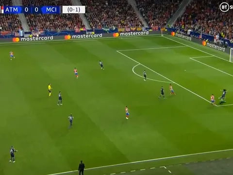 Sao Atletico cố tình tạo chấn thương cho Ake - Ederson, rồi quay sang cười cợt