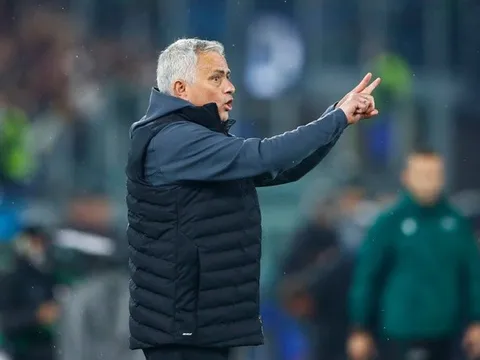 Pep "đá đểu" Mourinho bất tài