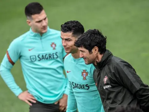 Trevor Sinclair: "Tại sao lại đưa cậu ấy đến Man Utd?"