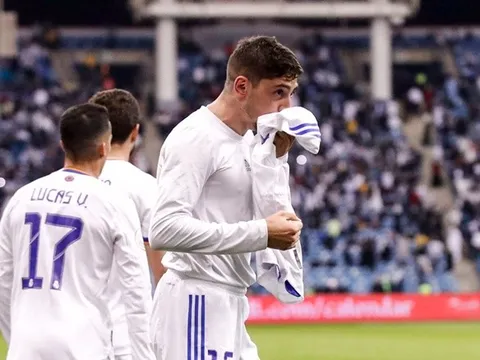 Real cho Klopp 'cái tát' vụ Valverde