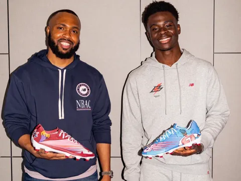 Bukayo Saka trình làng vũ khí mới