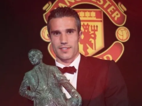 'Tiếc nuối lớn nhất của tôi là không mua được Robin van Persie...'