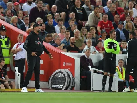 5 điểm nhấn Liverpool 2-1 Newcastle: Cơn thịnh nộ nơi đường biên; Cứu tinh của Klopp