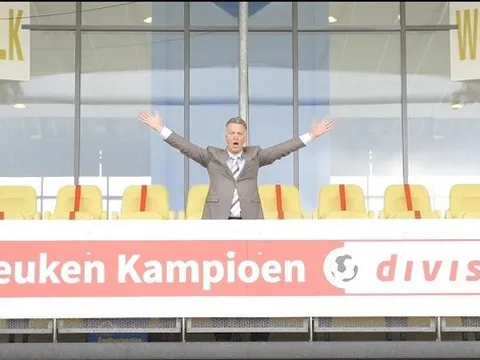 5 năm sau khi bị M.U sa thải, Van Gaal trở lại ghế HLV theo cách đặc biệt