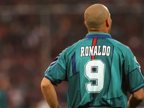 5 số 9 vĩ đại nhất lịch sử Barcelona: Ronaldo sau 2 người