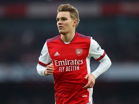 5 tiền vệ có nhãn quan tốt nhất Premier League 2021/22